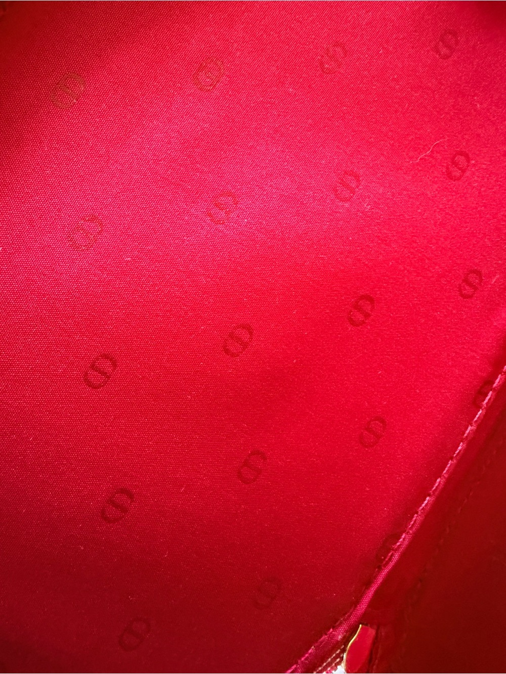 NEW Dior Red Patent Pleather Cosmetic Pouch w Gold Tone Hardware & Red Interior - Picture 9 of 9